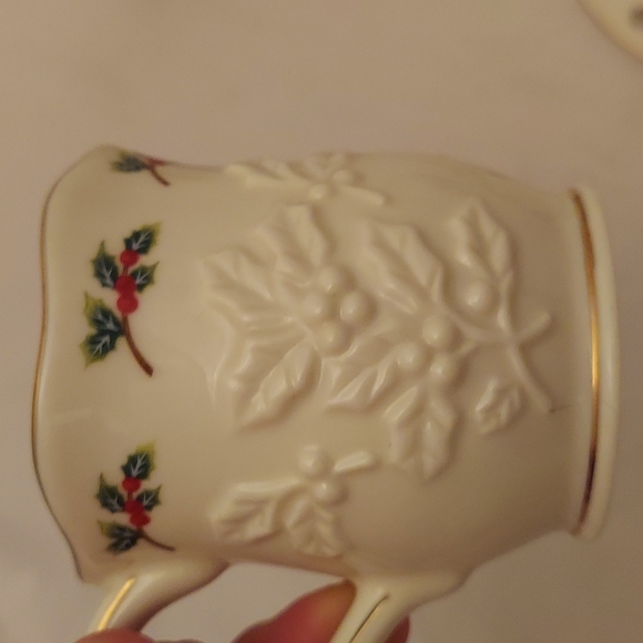 Partylite Holly Leaf Tea Set - Picture 9 of 12